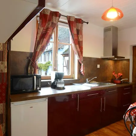Apartment Center - Des Menetriers, Le Riesling - *